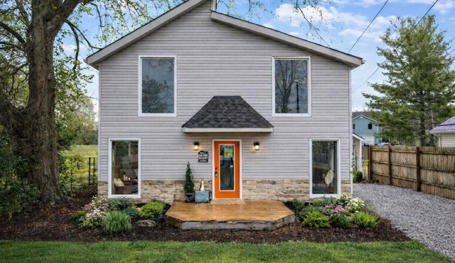 Luxury on Lakeside: Beautiful monthly rental near the lake