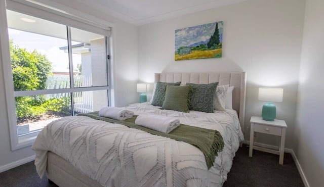 Luxury on Lesmurdie - Close to Zoo & Golf Club