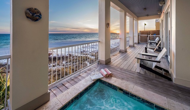 Luxury on the Beach: Private Pool, Beachfront, 5 Kings, Beach Svc