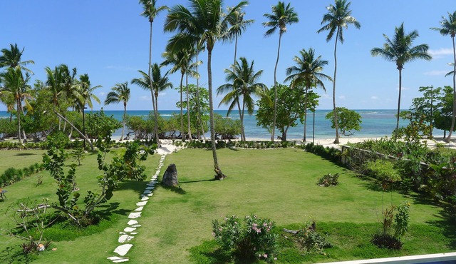 Luxury ON THE BEACH, idyllic ocean cove, spectacular views, Infiniti pool