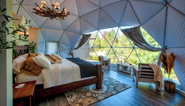 Luxury on the Edge of Traverse City - 6
