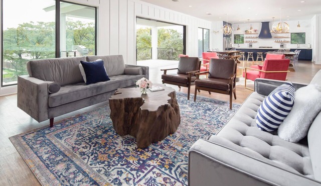 Luxury on the Guadalupe River! Across from Whitewater on the horseshoe!