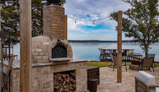 Luxury on the Lake at Legends Retreat