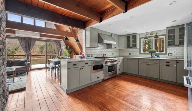 Luxury on the Lakefront