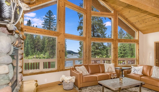 Luxury on the Stillwater River