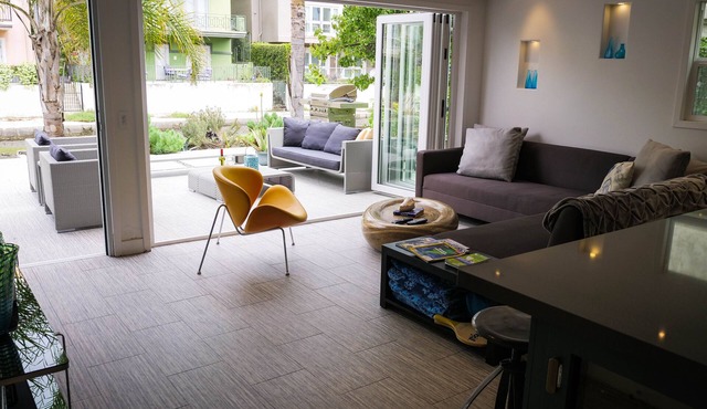 Luxury on the Venice Canals | Walk to Beach