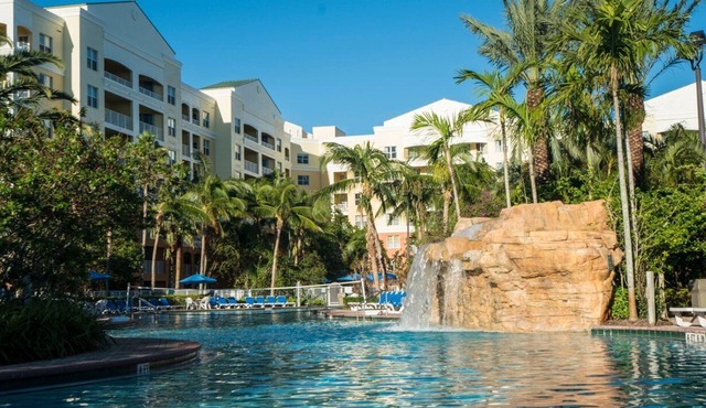 Luxury One Bedroom and One Bathroom Unit with Full Amenities