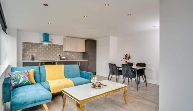 Luxury One Bedroom Apartment