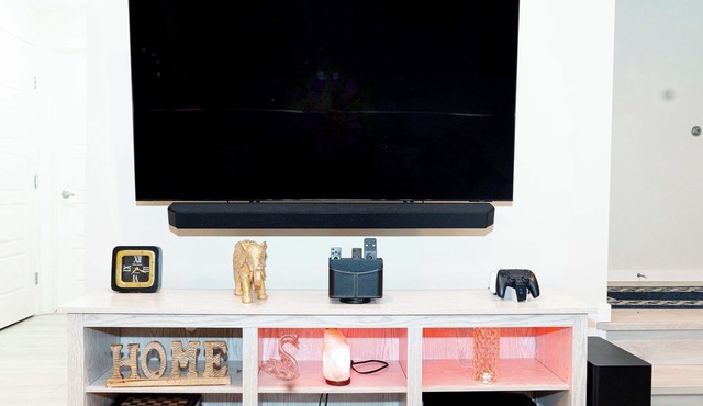 Luxury One Bedroom Apartment