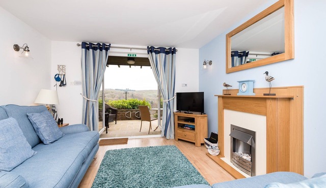 Luxury one bedroom cottage with lovely views