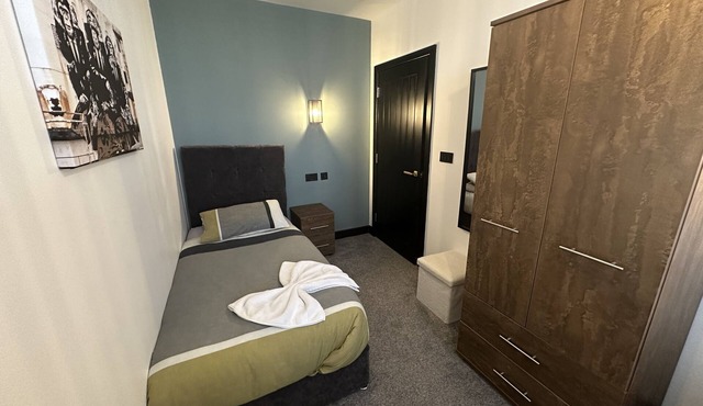 Luxury One Bedroom Apartment