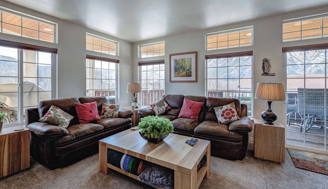 Luxury One Bedroom Condo - Downtown Leavenworth