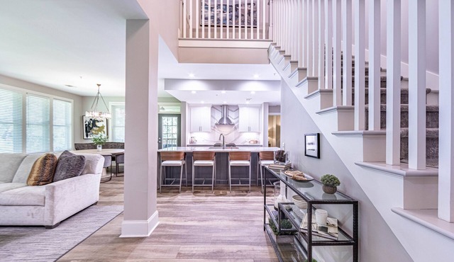 Luxury One of a Kind Lake Oconee Condo 3BR/3 bath