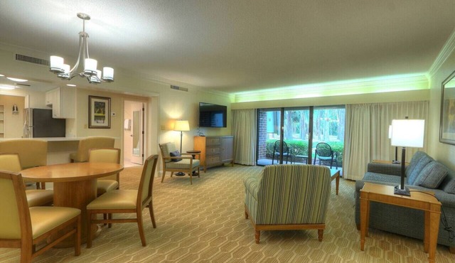 Luxury Palm Harbor Beach Condo - 2 Miles to Gulf, Sleeps 4, Gated Resort