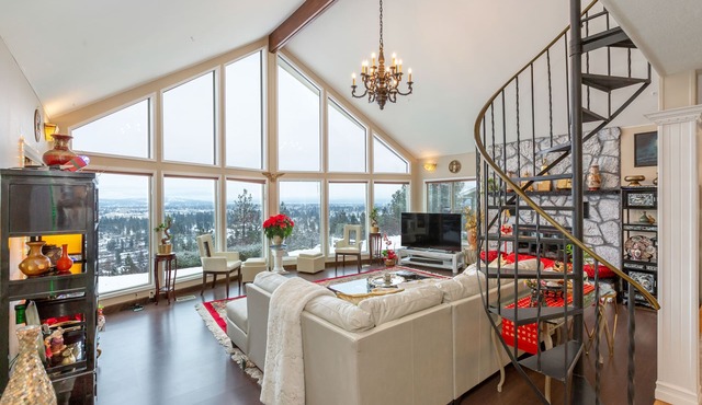 Luxury Panoramic View Home