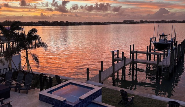 Luxury Paradise on the Intercoastal water.