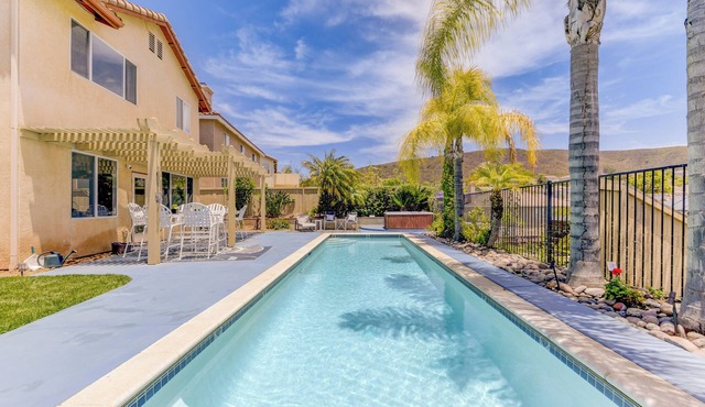 Luxury Paradise Pool Home in the Hills