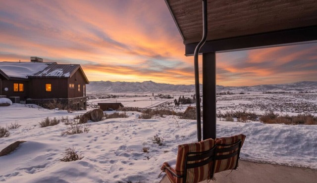 Luxury Park City Cabin with Private Sauna and Mountain Views Near Ski Resorts