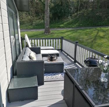 LUXURY PEACEFUL LODGE on edge of New Forest and 800m from sea ENTERTAINMENT and LEISURE PASSES INCLUDED