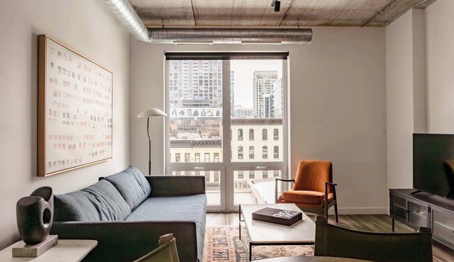 Luxury Penthouse Loft w/Terrace 504 | River North