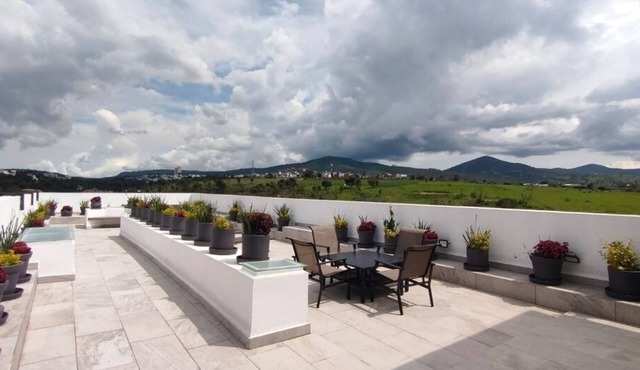 Luxury Penthouse situated on a distinguishable area in Altozano.