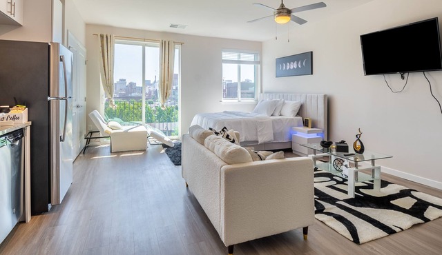 LUXURY PENTHOUSE STUDIO WITH CITY VIEW