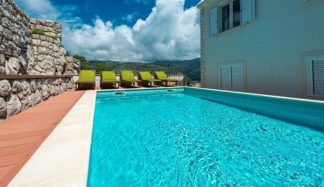 Luxury Penthouse with Private pool in the city center!