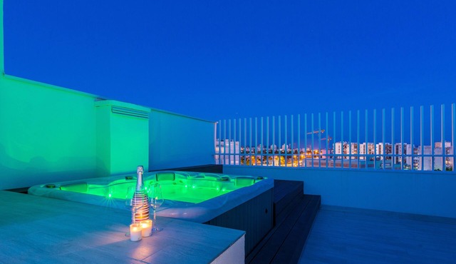 Luxury Penthouse with Jacuzzi on a rooftop
