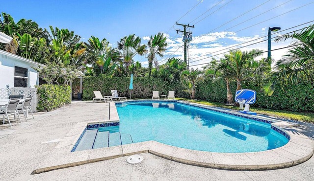 Luxury Pet Friendly Pool Home