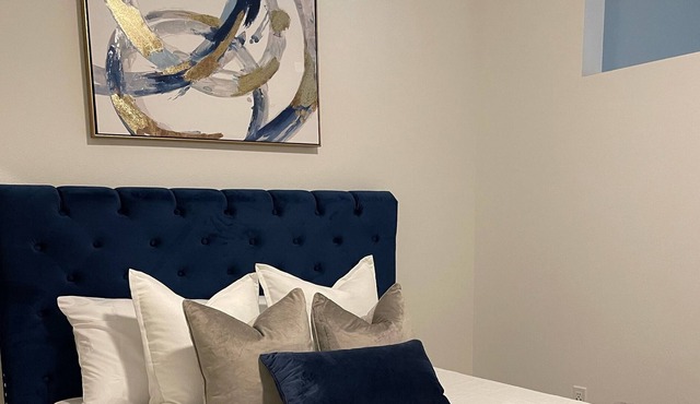 Luxury Pet Friendly Studio w/ Pool & Gym - Sleeps 3