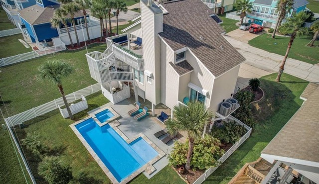 Luxury Pet Friendly Home with Pool & Hot Tub | Sleeps 14 Mins to Beach