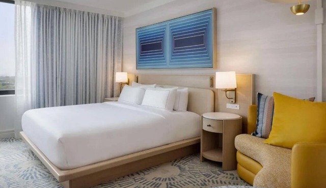 Luxury Pet-Friendly Room w/Pool Near SMU Campus