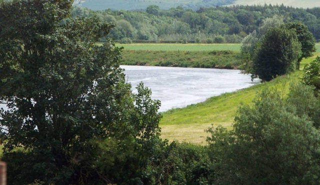 Luxury petfriendly cottage on the banks of the river Tweed
