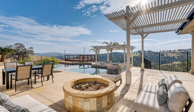 Luxury Pilot Hill Estate on an 800-Acre Vineyard