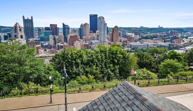 Luxury Pittsburgh Home with Incredible View