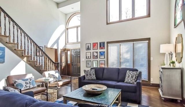 Luxury Plaza House. Amazing Property.