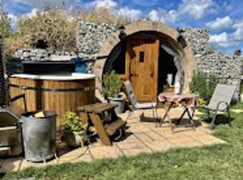 Luxury Pod-Sleeps 2-Hot Tub-Pets-Garden