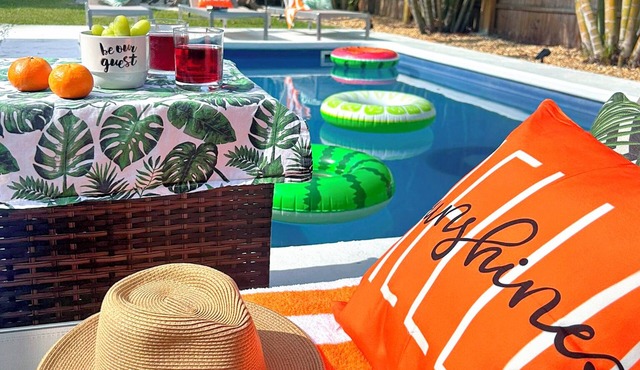 Luxury Pool & Game Retreat Close to Beaches