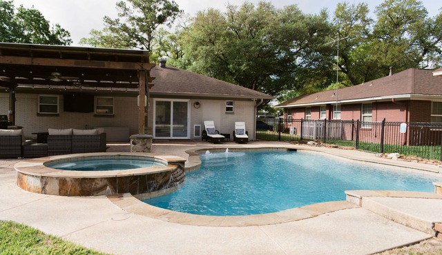 Luxury Pool+Hot Tub | Family & Pet Friendly