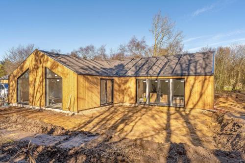 Luxury Pool House For 20 People With Activity Room And 6-Person Outdoor Spa