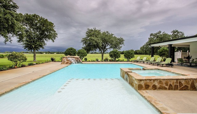 Luxury Pool House for Rent In South Lake Charles, Louisiana