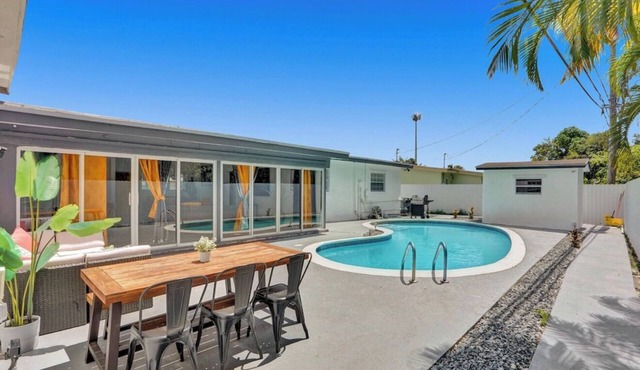 Luxury Pool Villa 5BD 4BA