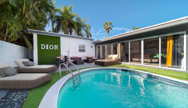 Luxury Pool Villa 5BD 4BA #2