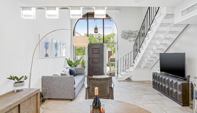 Luxury Pool Villa at St. James UNIT E, Pet Friendly