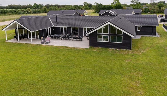 Luxury Pool Villa in Grena