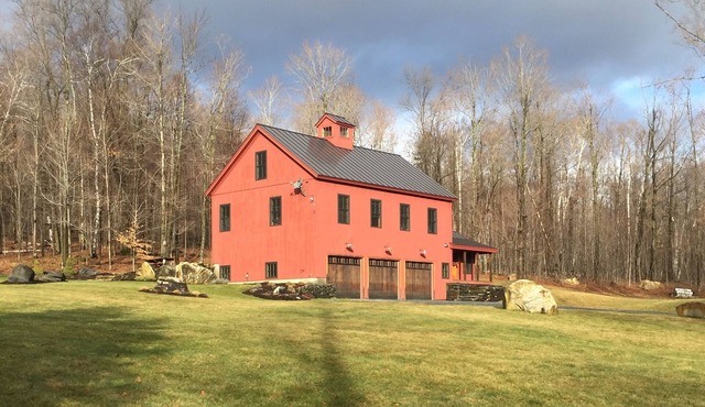 Luxury Post and Beam Barn Set On 10 Acres