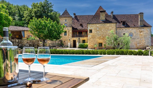 Luxury private home, heated pool. The perfect location with breathtaking views!