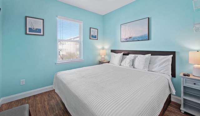 LUXURY, PRIVACY, ONLY 150 FT TO THE BEACH! SLEEPS 50! POOL+MEDIA ROOM+Game Room!