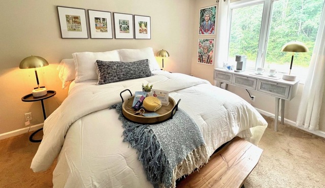 Luxury private 1Bed & Bath Bed &Breakfast optional.