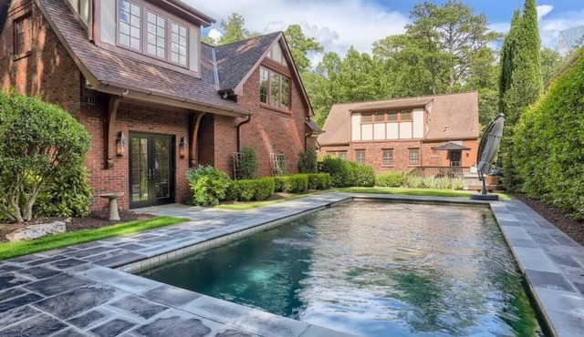 Luxury/Private Guesthouse with a Pool in ATL - Garage Parking Pet Friendly!